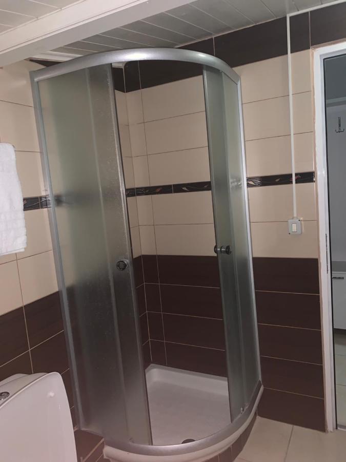 Hotel Anxhelo Kuçova Exteriör bild