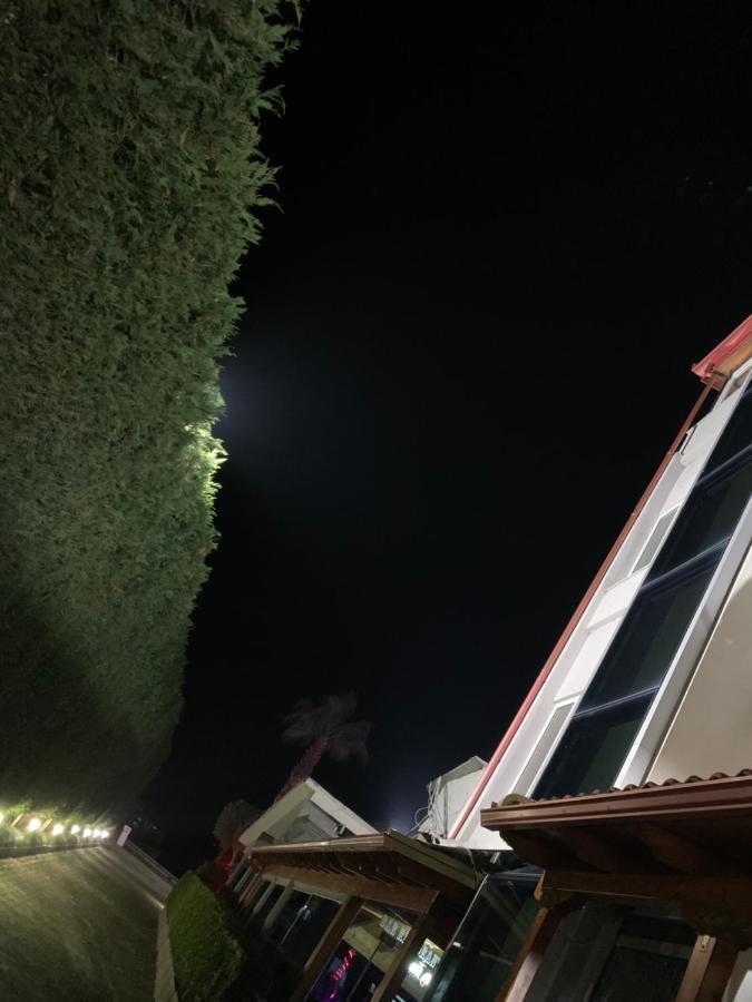 Hotel Anxhelo Kuçova Exteriör bild